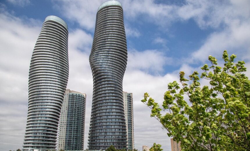 mississauga-ontario-cityscape-2024-11-27-00-14-58-utc